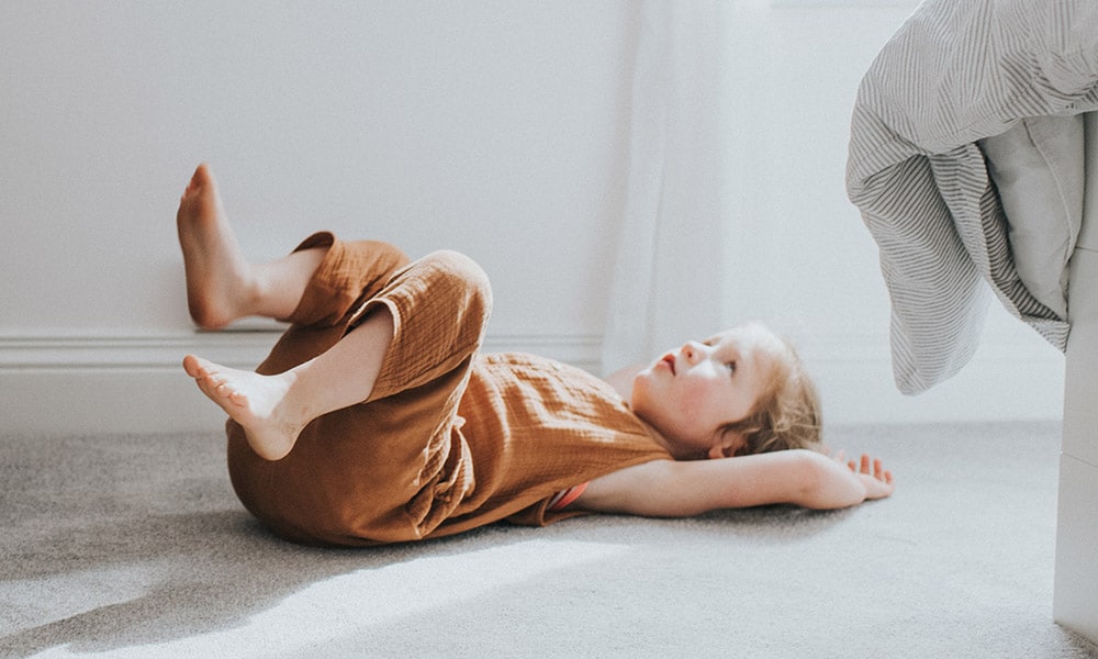 Is het goed voor een kind om op blote voeten te lopen? Ouders van Nu Redactie