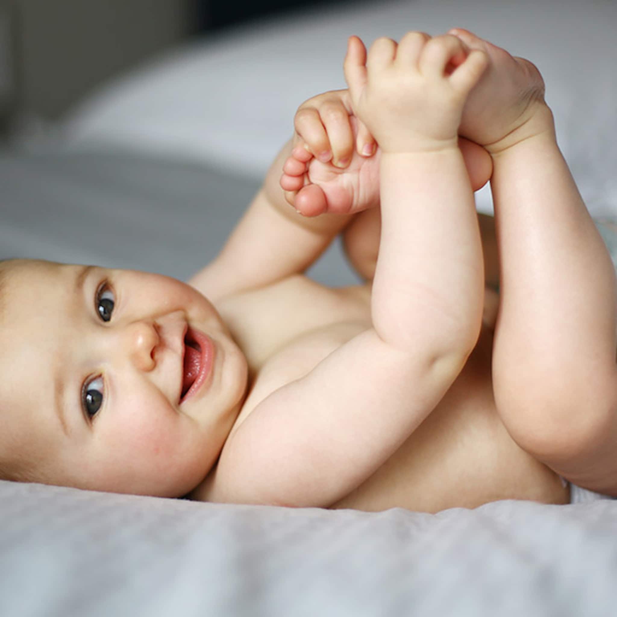 heeft je baby last van koude paarse handjes dit is de oorzaak
