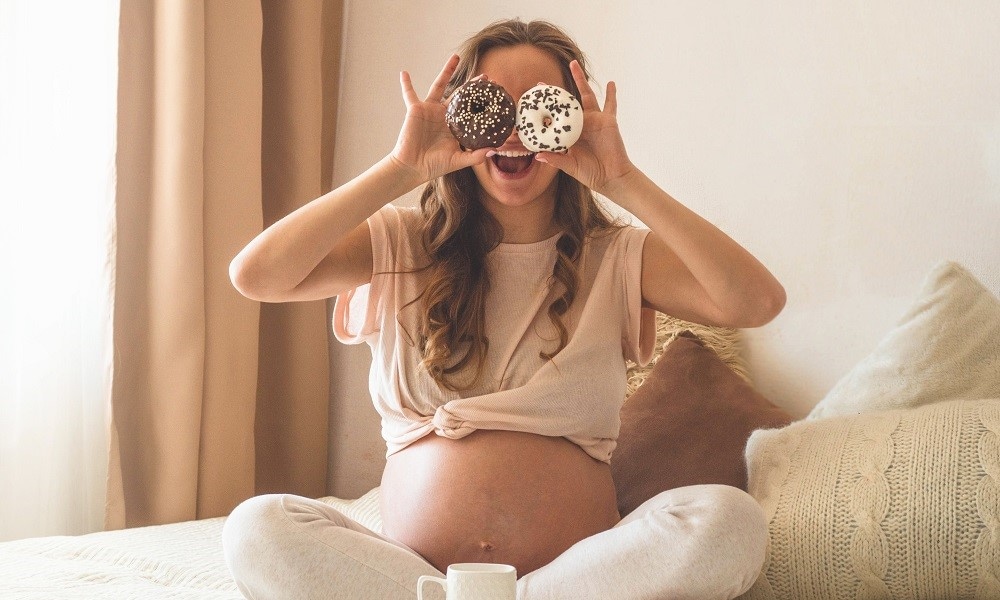 Embryo kleiner als zwangere vrouw veel ultrabewerkt voedsel eet: ‘Effect vergelijkbaar met roken’ Ouders van Nu Redactie