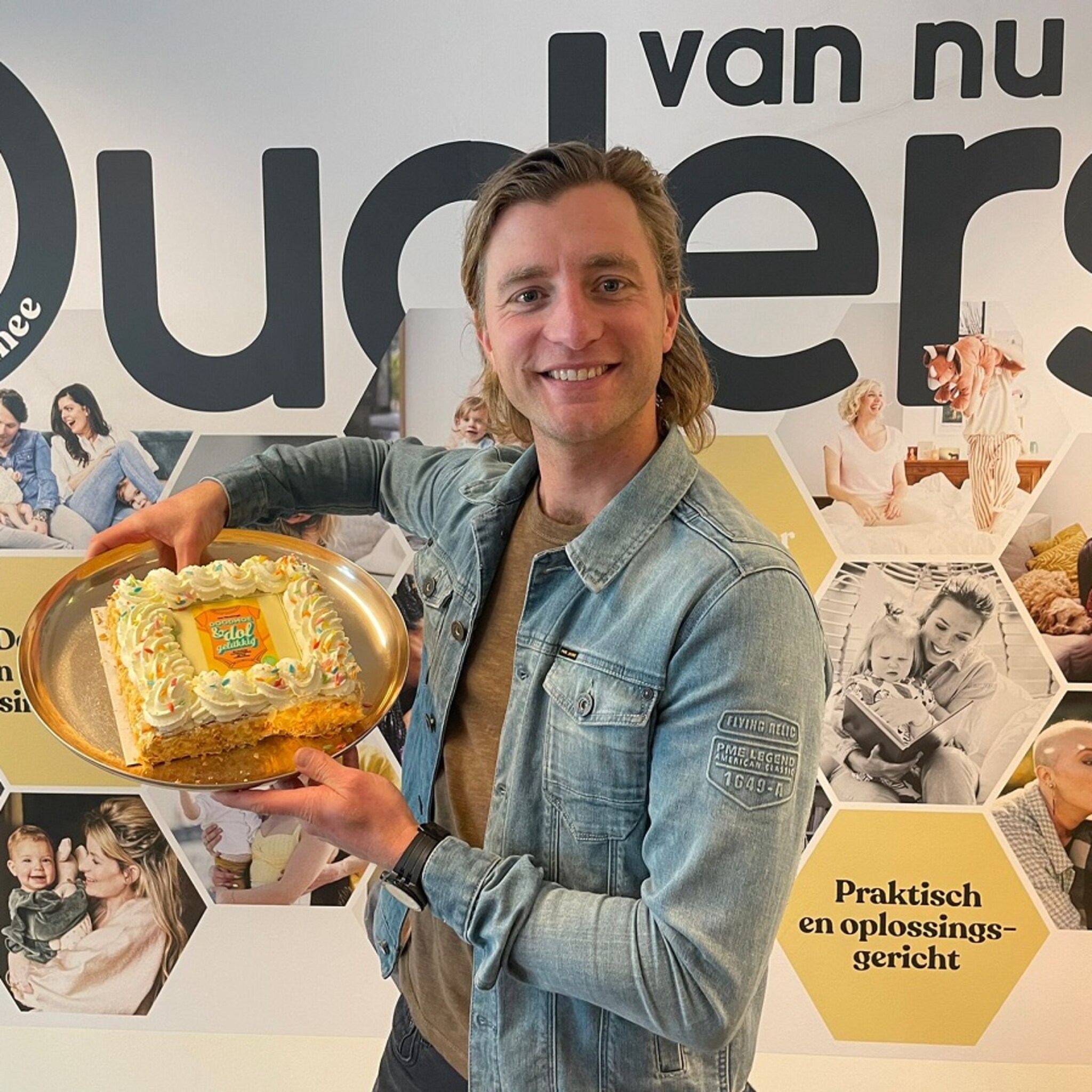 doodmoe en dolgelukkig jan versteegh brengt boek uit over vaderschap
