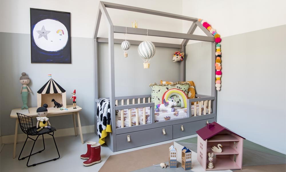 Kinderkamer inspiratie: zoetroze met grijs als tegenhanger Ouders van Nu Redactie