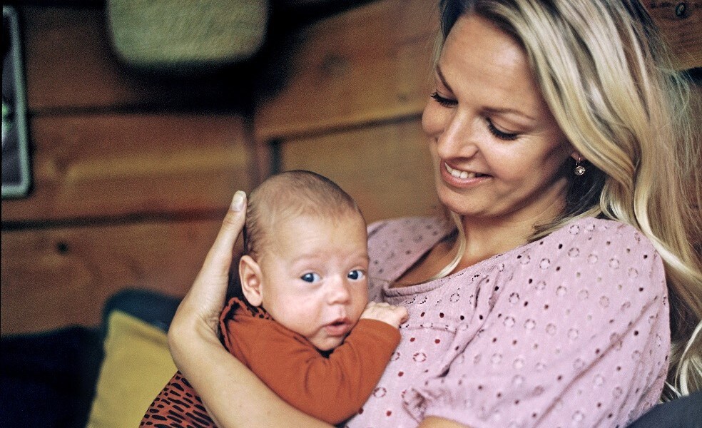 Bevallen tijdens de babymoon: ‘Ik was 25 weken zwanger en wist: dit is foute boel’ Ouders van Nu Redactie