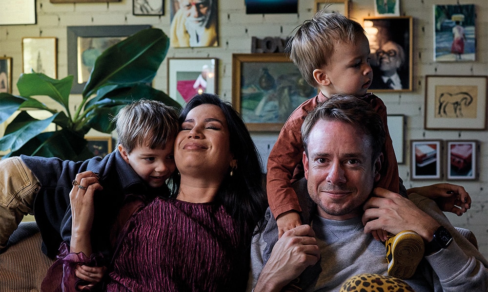 Jan-Willem is bonusvader van de zoons van zijn vriendin: ‘Ik had nog nooit een luier verschoond’ Ouders van Nu Redactie