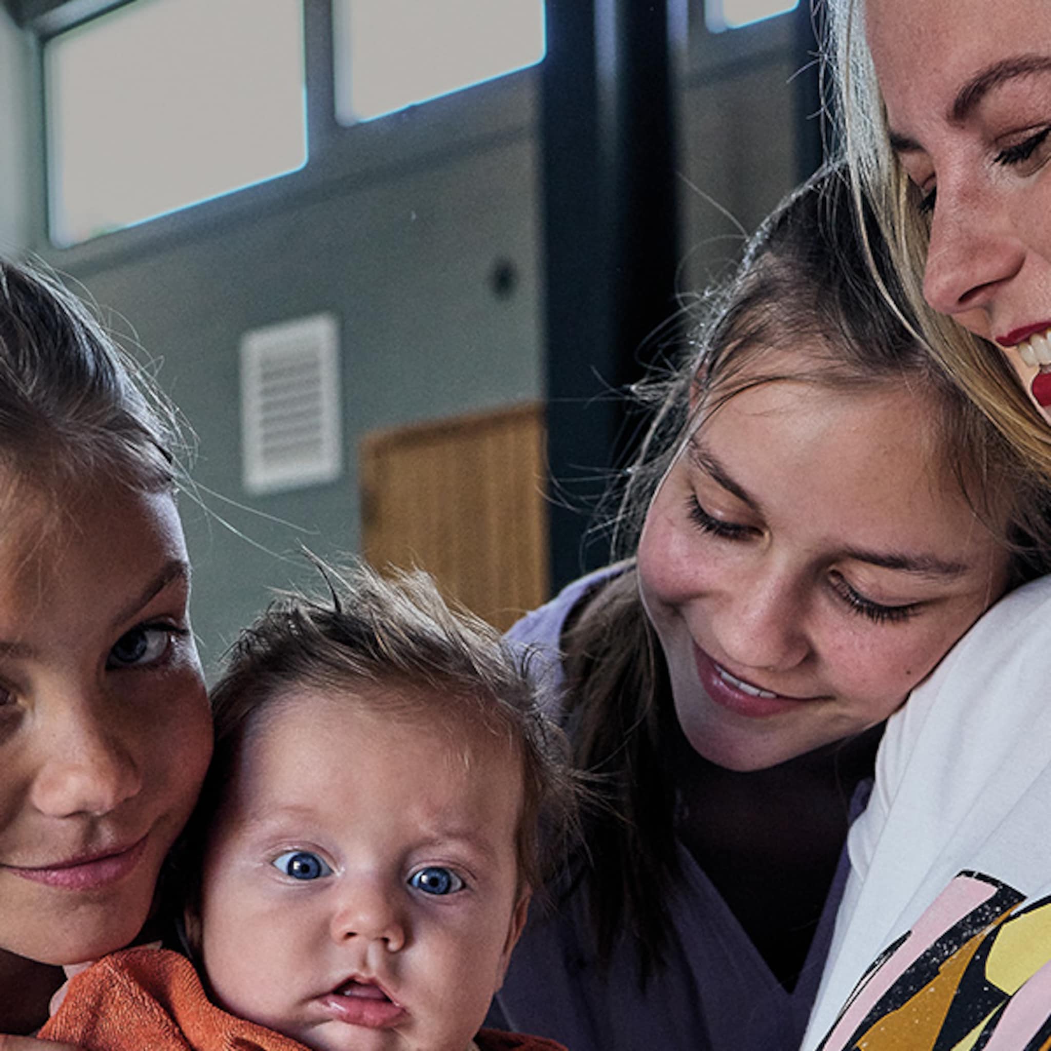 indra heeft pubers en een baby ik praat in babytaal of over dingen als ongesteld worden