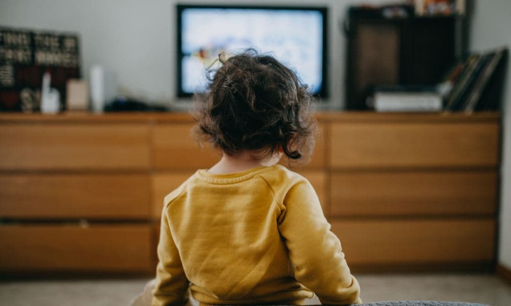 Onderzoek: Eén op de vier baby’s zit minstens twee uur per dag achter een scherm Ouders van Nu Redactie