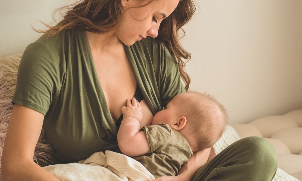Fabel of feit: van borstvoeding geven val je af Ouders van Nu Redactie