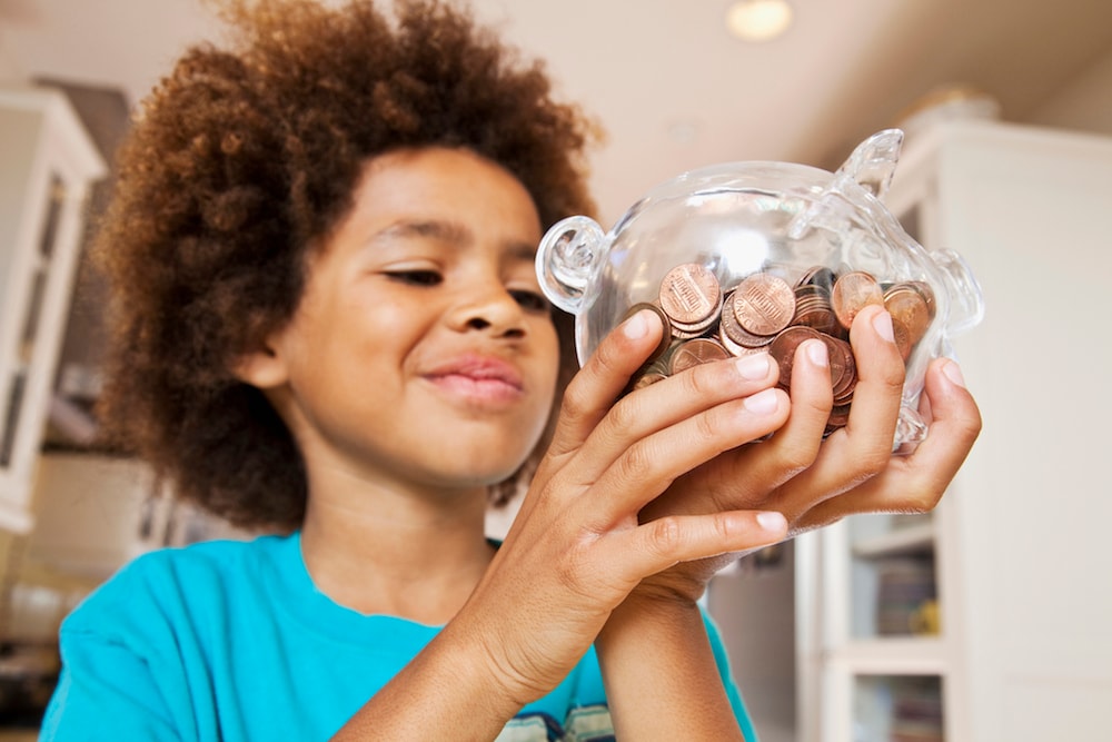 Goed of slecht idee? moeder laat 7-jarige zoon rekeningen betalen om hem te leren omgaan met geld Ouders van Nu Redactie