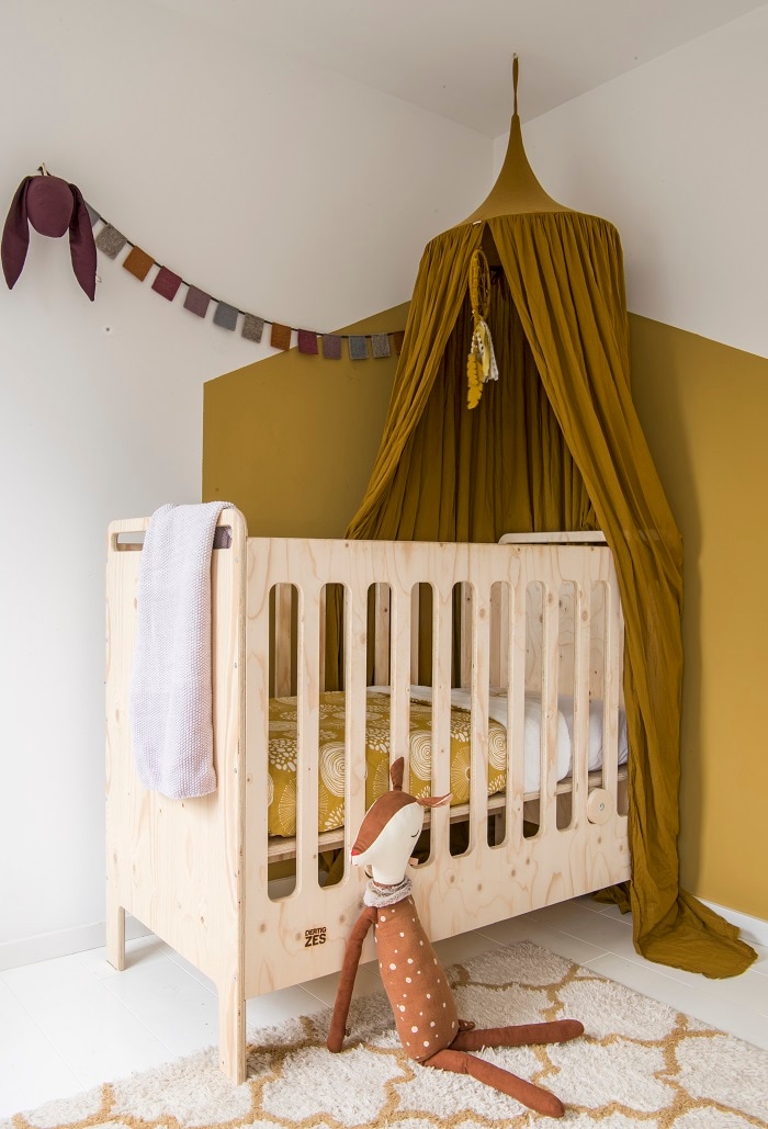 Kinderkamer inspiratie: okergoud, polkadots en antiek Ouders van Nu Redactie