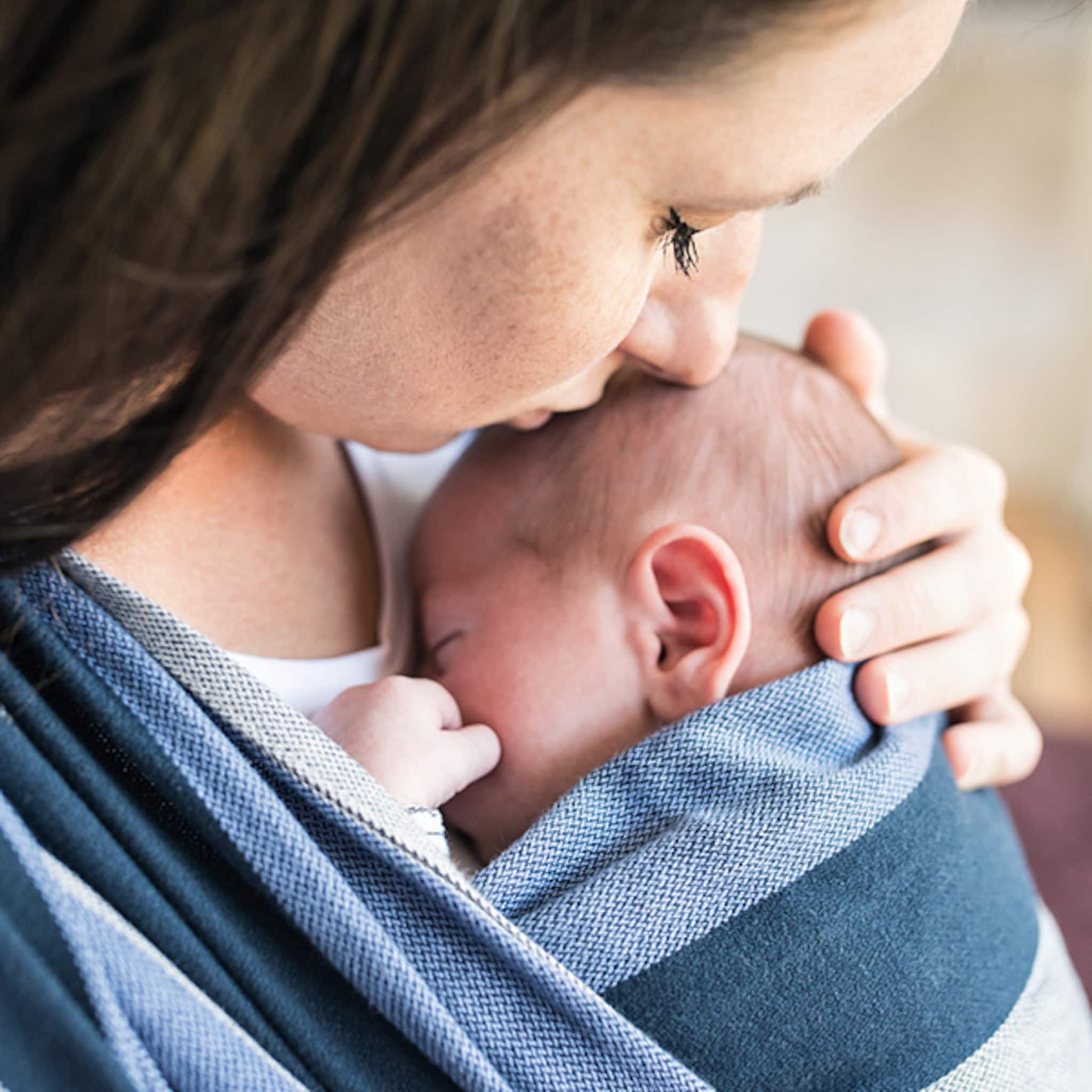 nachtmerrie voor australische moeder baby gestikt in draagdoek zo draag je m correct