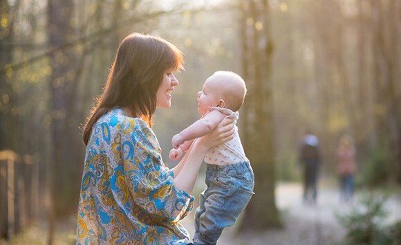 ‘Stem moeder stimuleert hersengroei baby’ Ouders van Nu Redactie