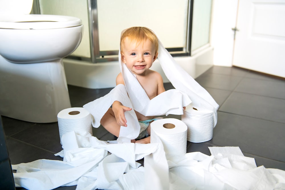 14 momenten dat je eigenlijk niet mag lachen om je kind Ouders van Nu Redactie