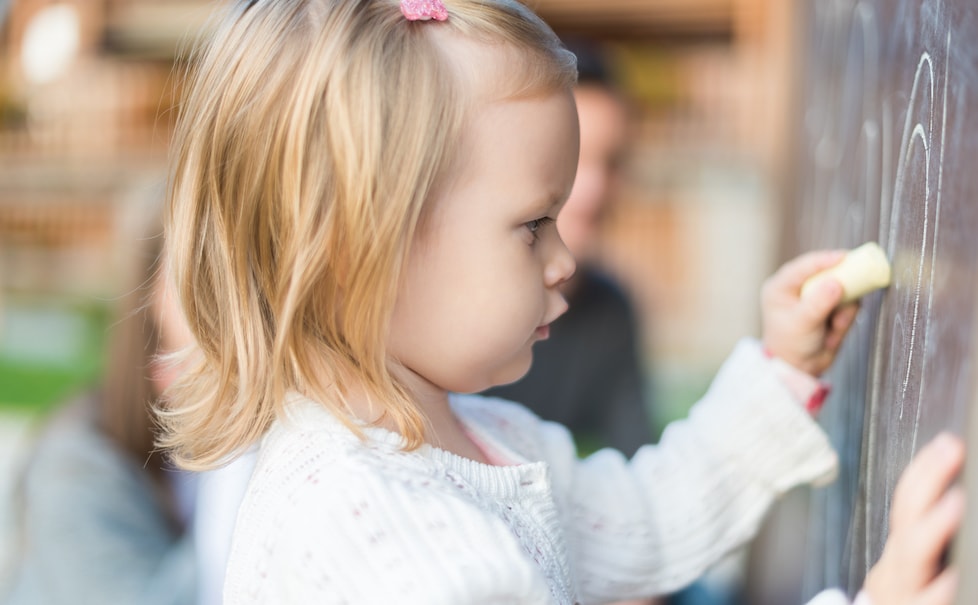 6x grappige weetjes over linkshandige kinderen Ouders van Nu Redactie