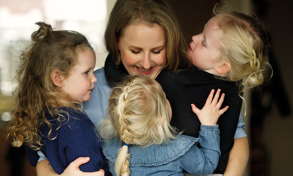 Moeder-van-drie Suzanne heeft long covid: ‘Mijn leven staat al een jaar stil’ Ouders van Nu Redactie