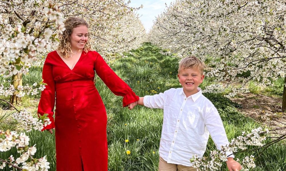 Shirley werd gebeten door een teek en kreeg Lyme: ‘Ik voelde me een hoogbejaarde met een kind’ Ouders van Nu Redactie