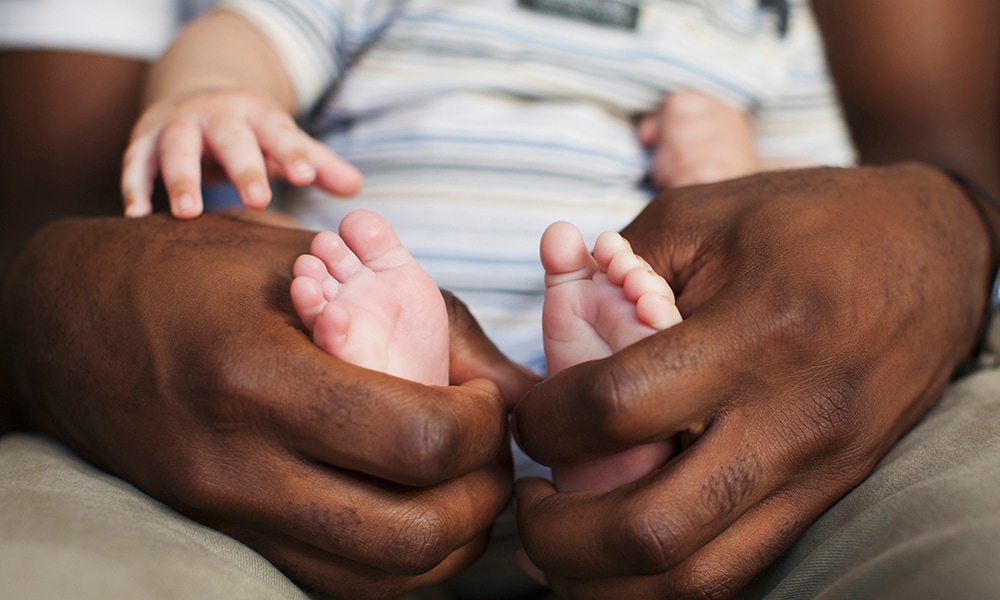 Dit is wat je moet weten over koude voeten bij je baby Ouders van Nu Redactie