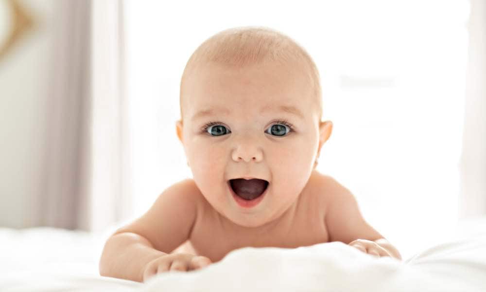 Deze baby kreeg al zindelijkheidstraining vanaf 2 weken oud – mét succes Ouders van Nu Redactie