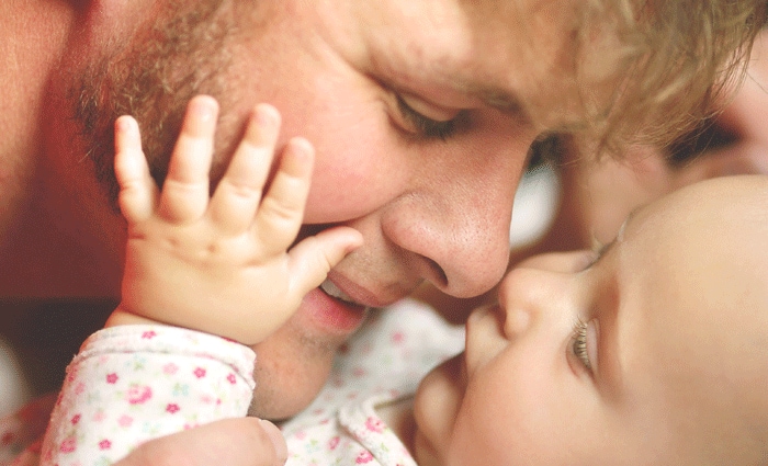 Vader én kind veel baat bij huid-op-huidcontact in eerste weken Ouders van Nu Redactie