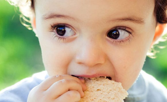 Vroeg geven van gluten voorkomt geen coeliakie Ouders van Nu Redactie