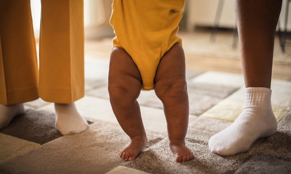 Waarom de ene baby sneller de eerste stapjes zet dan de andere Ouders van Nu Redactie