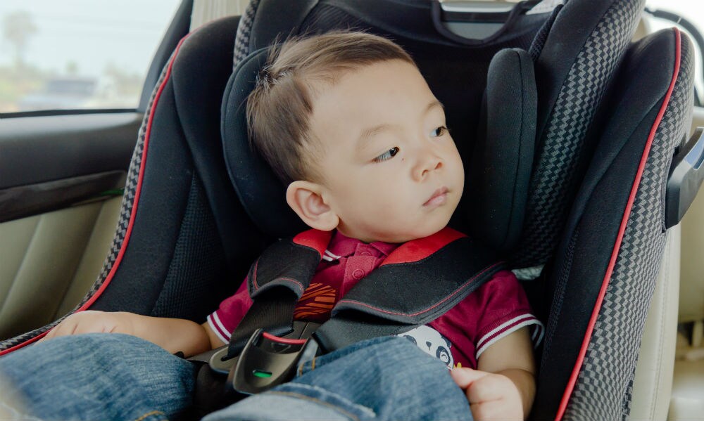 8 op 10 kinderen zit onveilig in de auto (zo voorkom je dat het misgaat) Ouders van Nu Redactie
