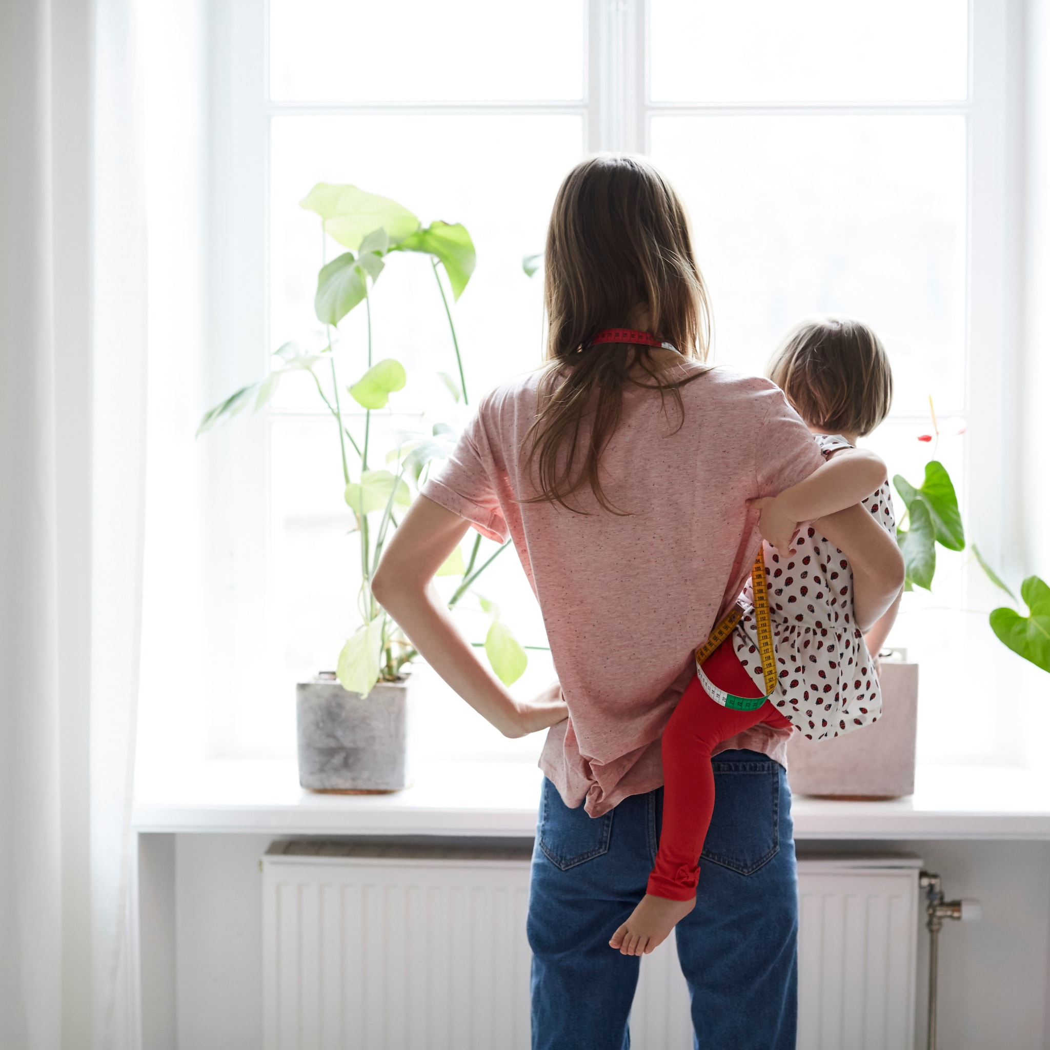 als je introvert bent maar je kind niet ik moet me van haar losmaken om op te laden