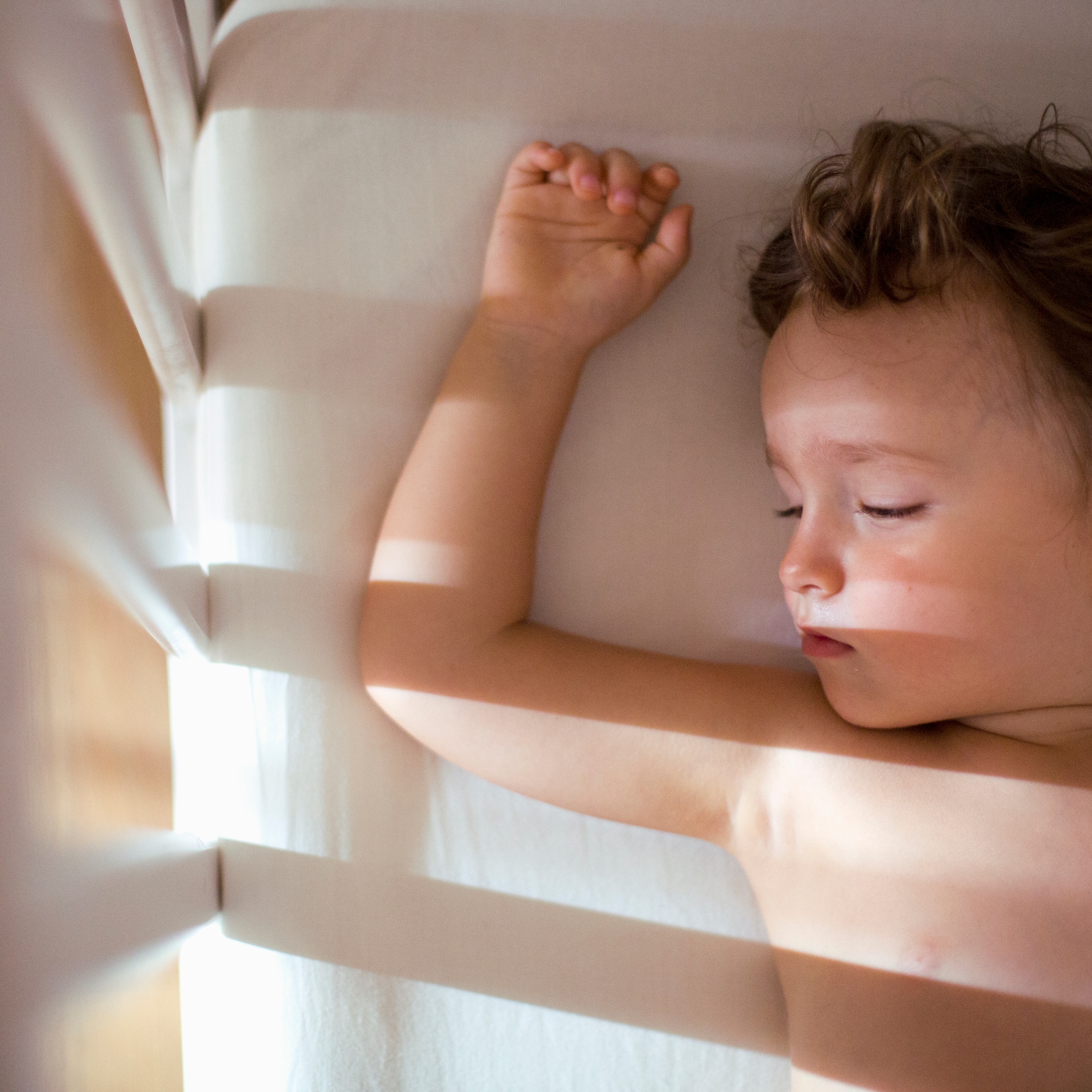 zo kom je de plaknacht door 11x tips van ouders om de kinderkamer koel te houden
