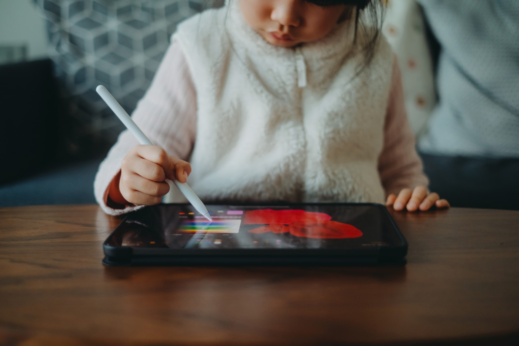 Kinderen die voor een operatie 20 minuten met een iPad mogen spelen, zijn net zo rustig als wanneer ze een kalmeringsmiddel krijgen. Getty Images