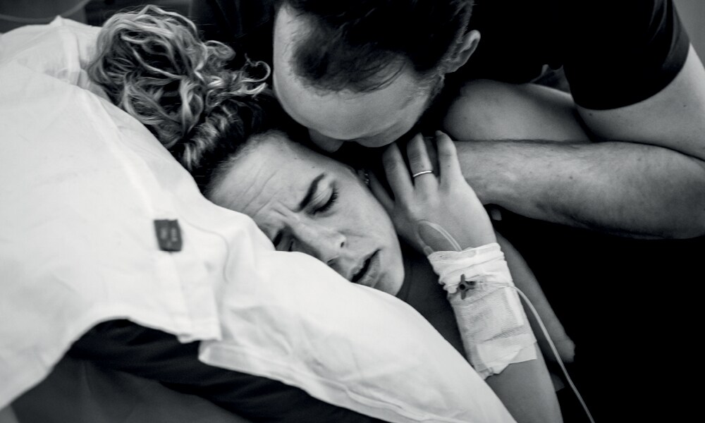Bevalling Mirjam Cremer - Pure Life Geboortefotografie