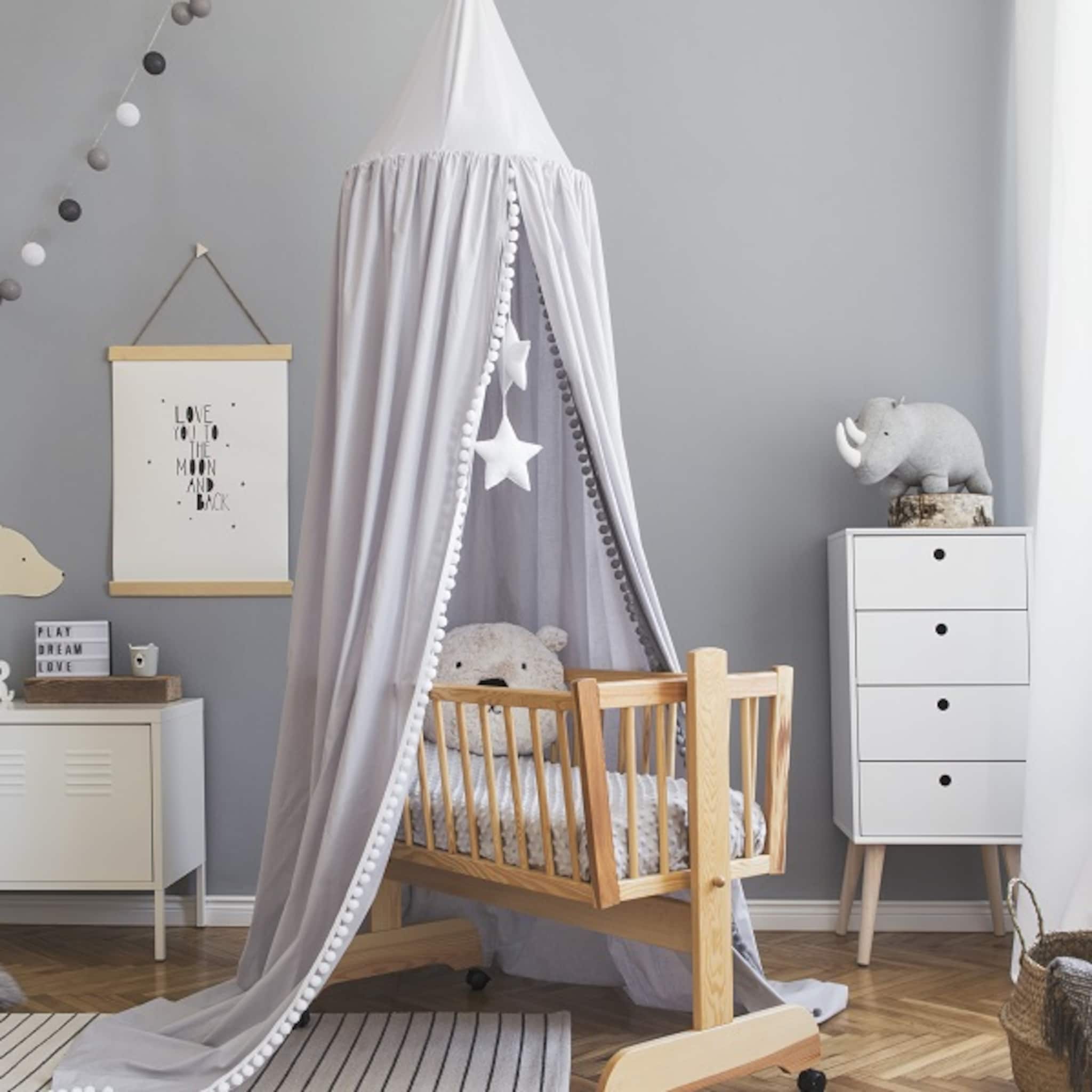 zo slaapt je baby veilig onder een klamboe of hemeltje