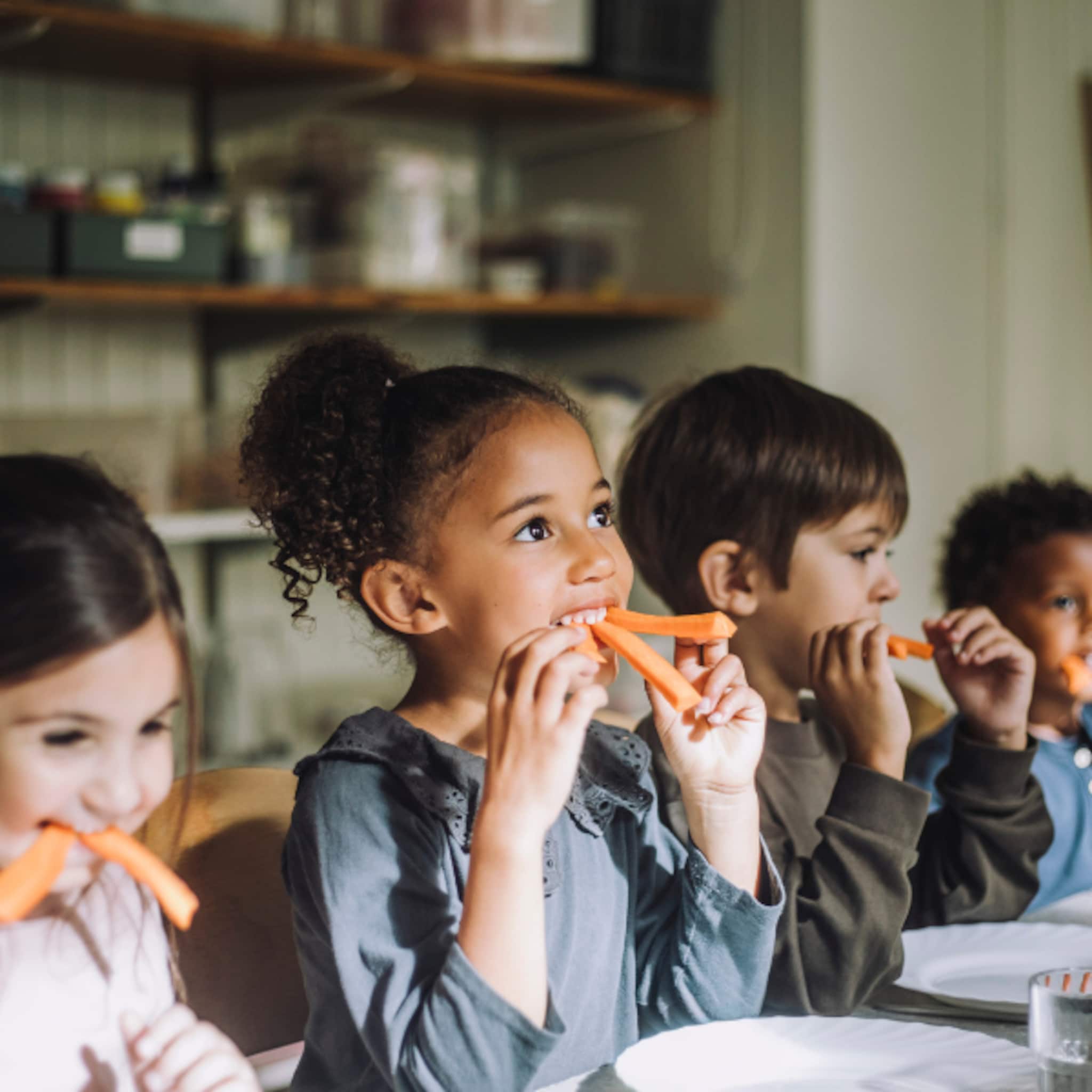 verrassing kinderen ervaren minder stress bij de kinderopvang dan thuis