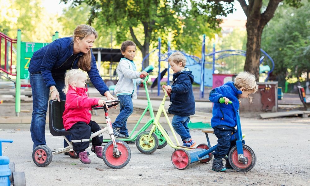 Buiten bij een kinderdagverblijf Getty Images