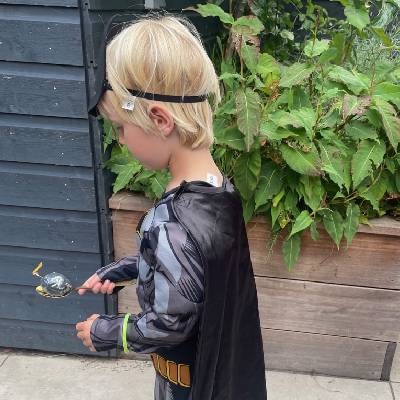 Kind verplaatst appel op lepel Ouders van Nu