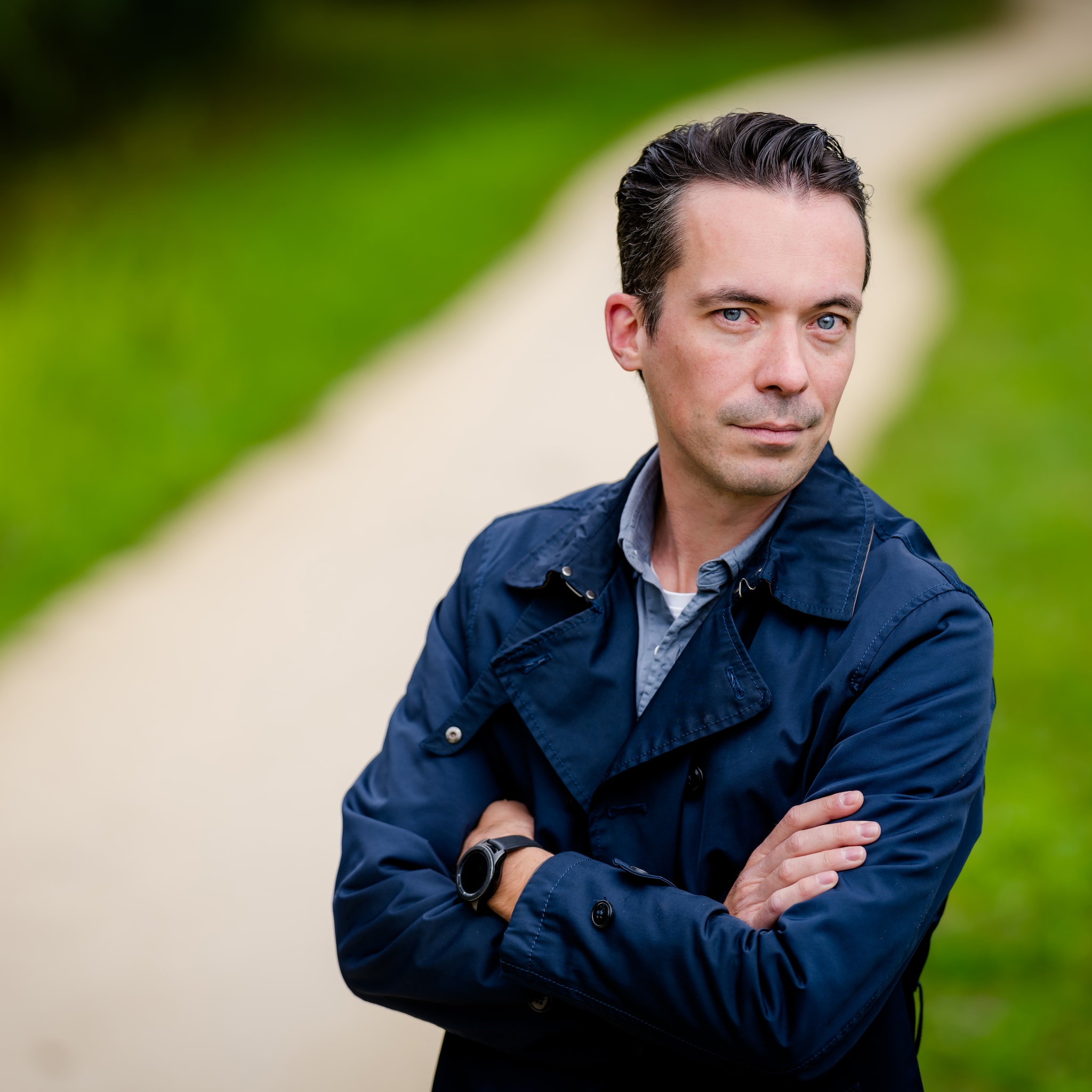sander zag zijn tweelingzonen in de wieg en zijn lijf schreeuwde dit wil ik niet