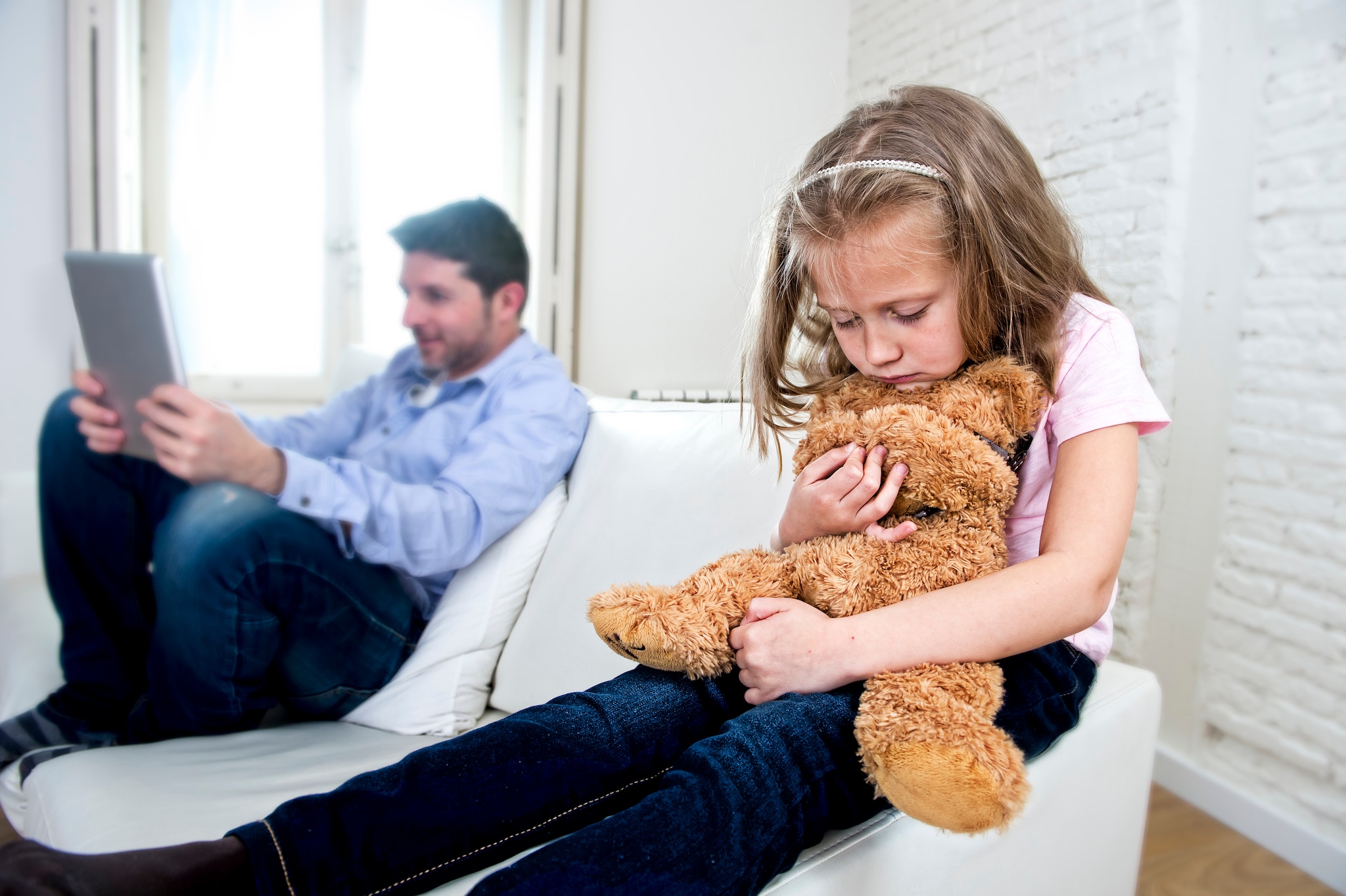 Emotionele verwaarlozing kan op latere leeftijd een groter effect hebben op kinderen dan een fysieke tik. Getty Images