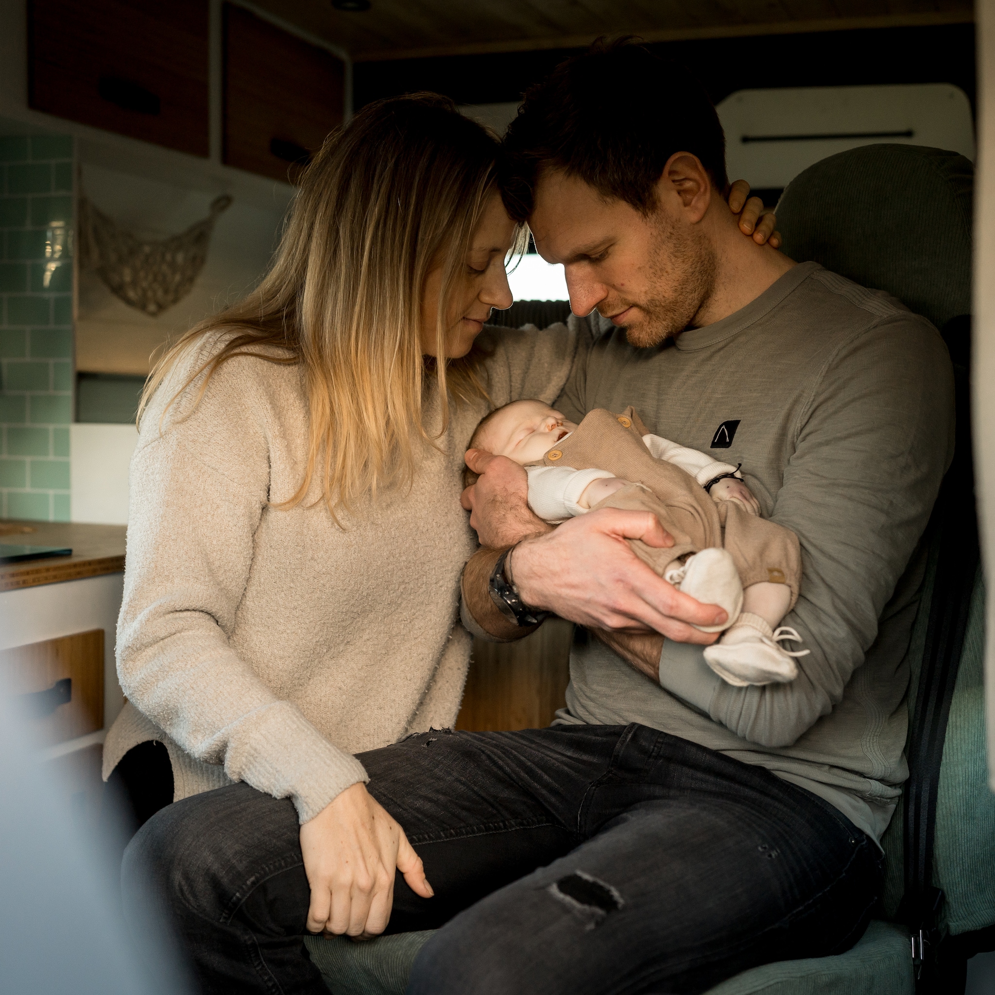 lieke en koen lieten hun overleden baby dex balsemen vrienden hebben ons even kunnen zien als gezin