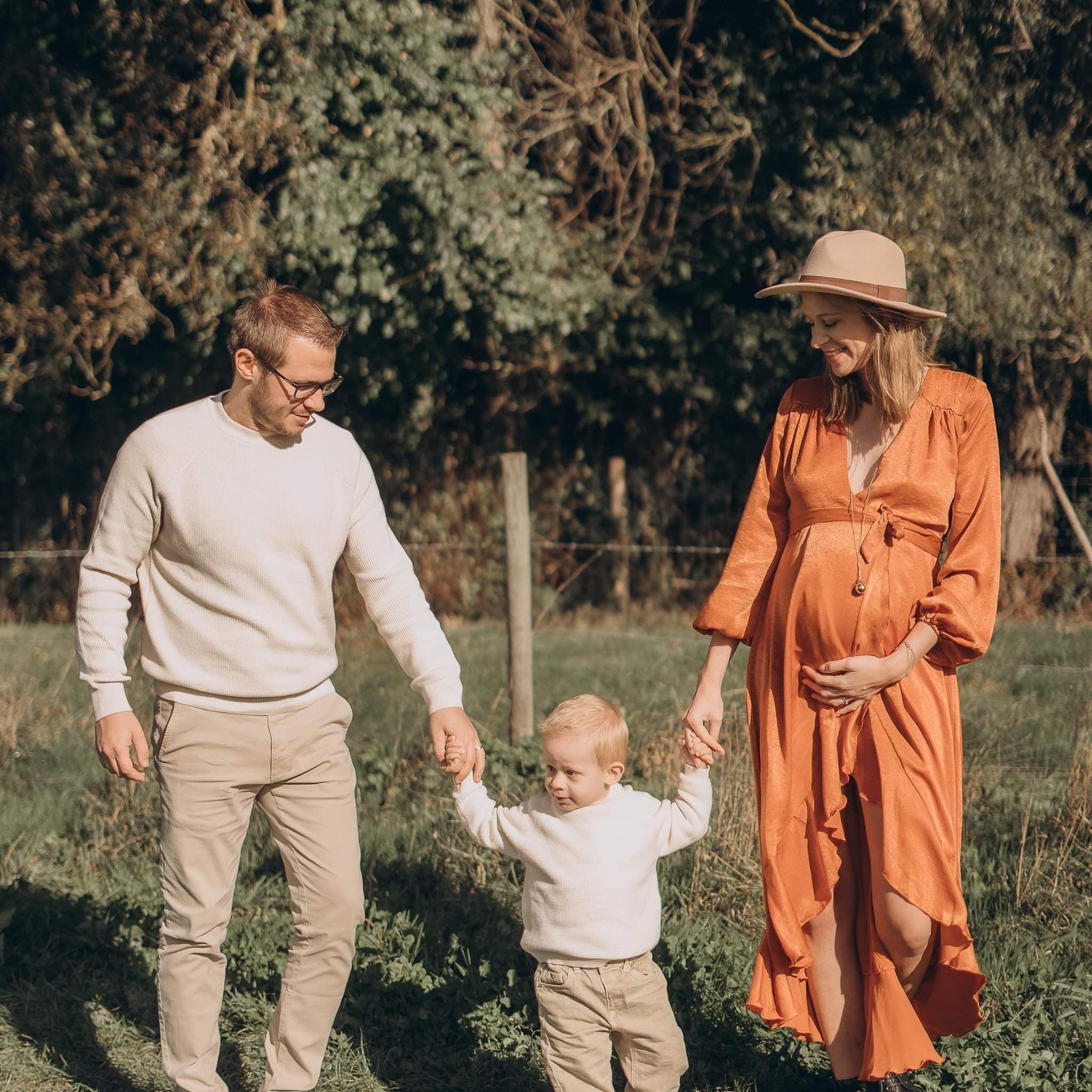 Jency en Manon met hun zoontje Marlon. RV