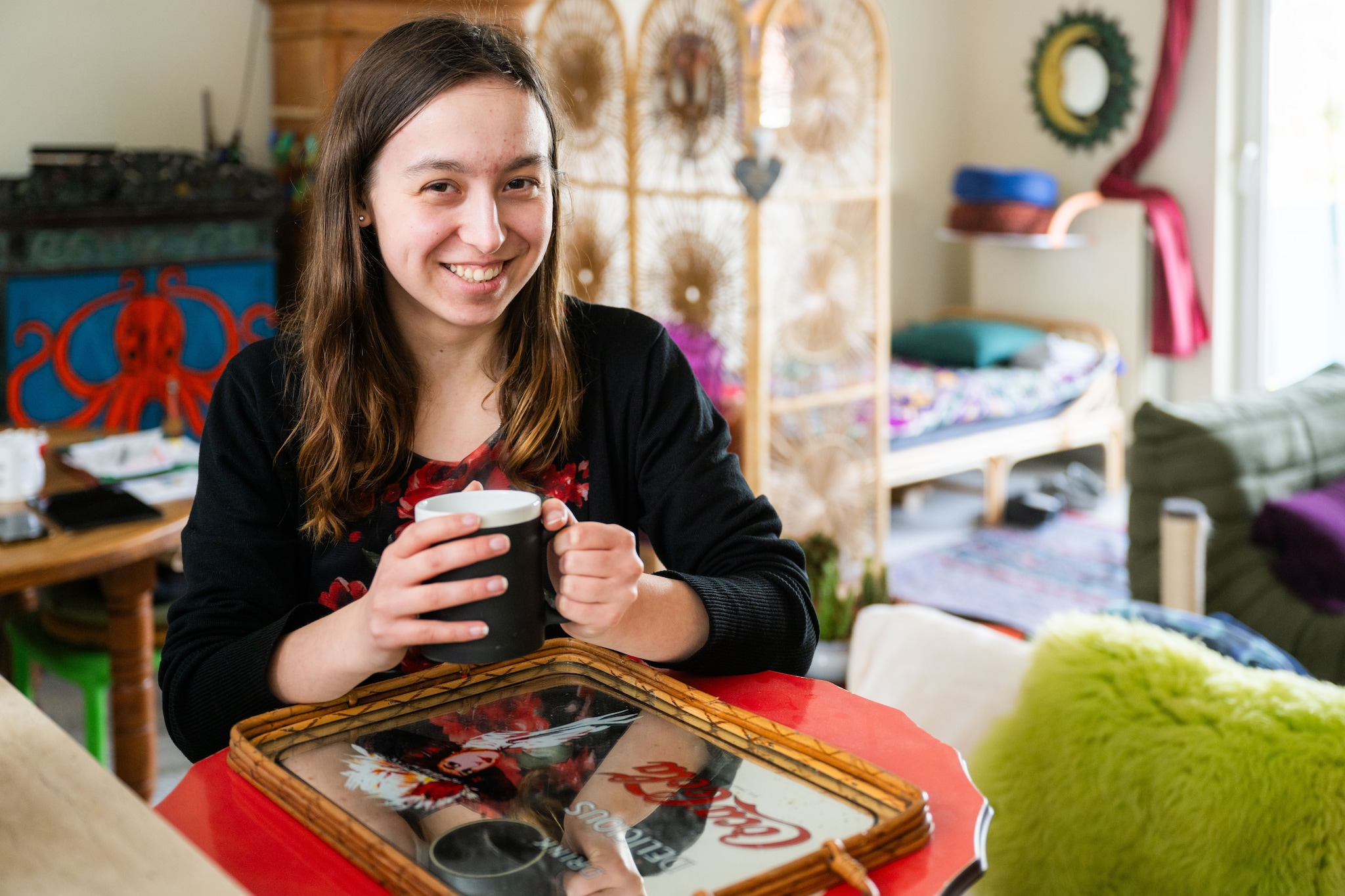 ,,In huis is meer dan genoeg werk: schoonmaken, boodschappen doen, eten op tafel brengen, opvoeding van kinderen ...”, getuigt Laura, die droomt van een leven als tradwife. ID/ Kris Van Exel