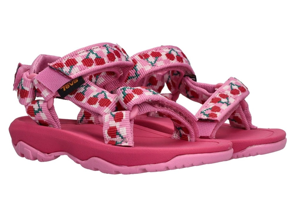 Podotherapeut kies geen teenslippers voor je kind maar deze zomerschoenen wel