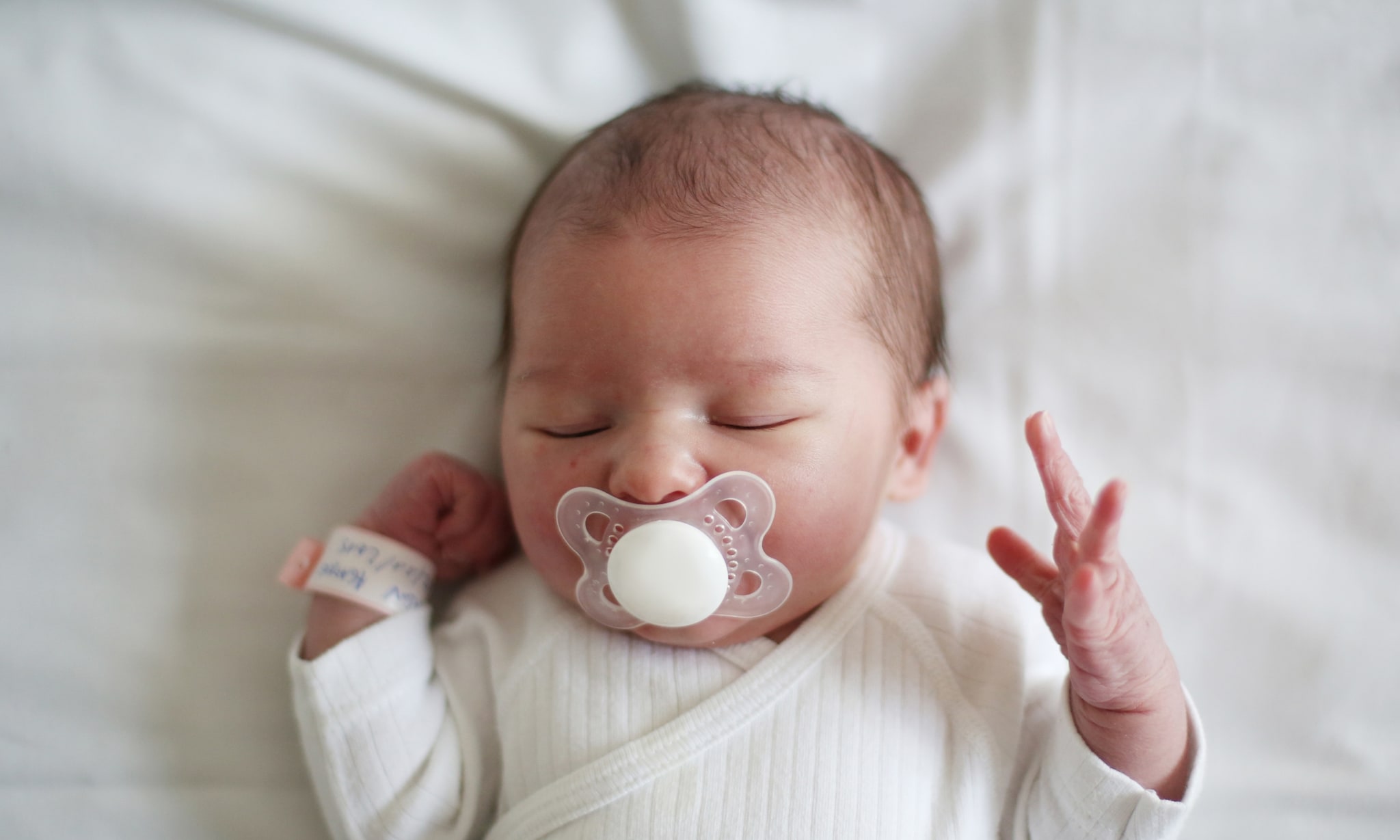 Baby in ziekenhuisbedje Getty Images