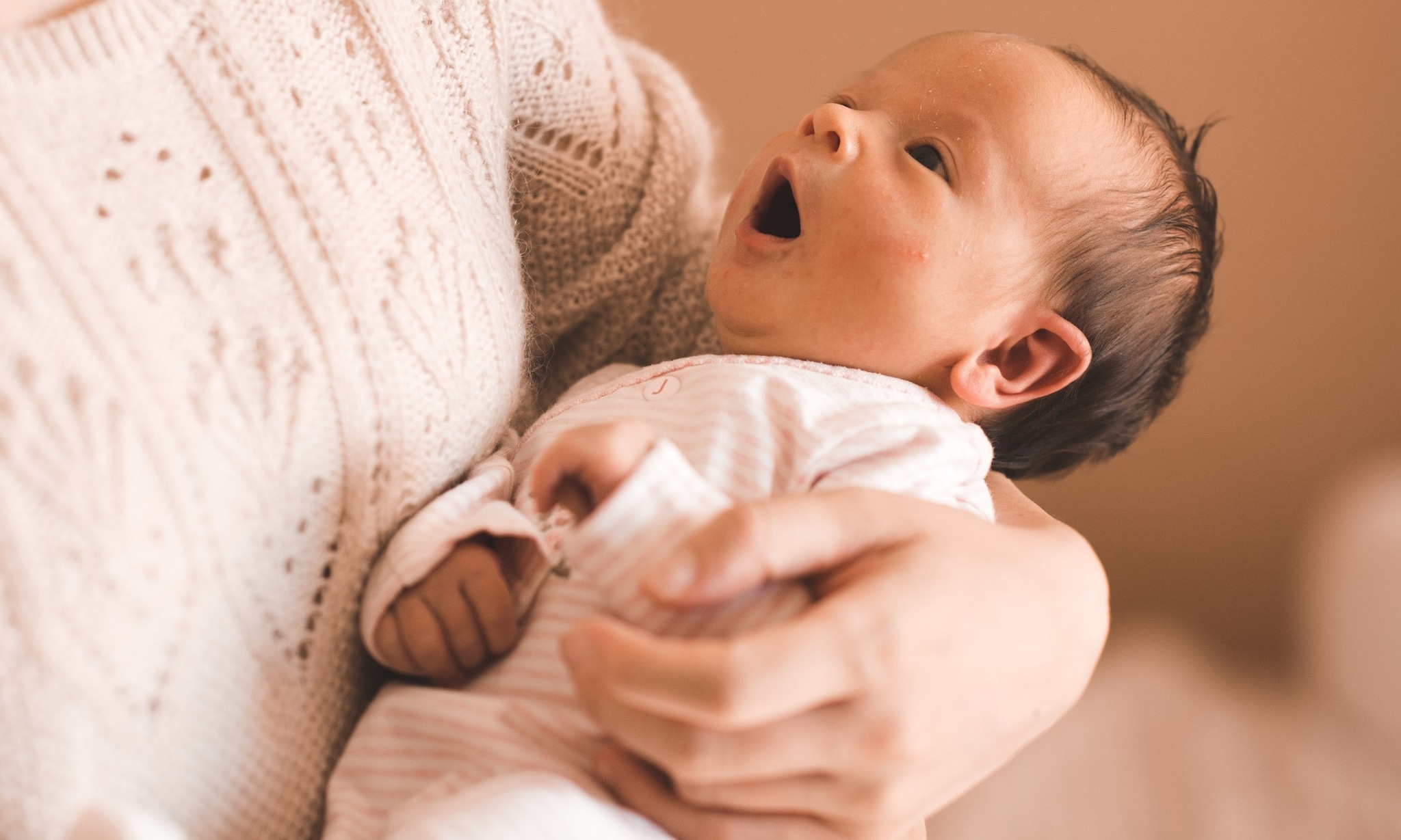 baby acne of toch ent het verschil uitgelegd en wat je eraan kunt doen