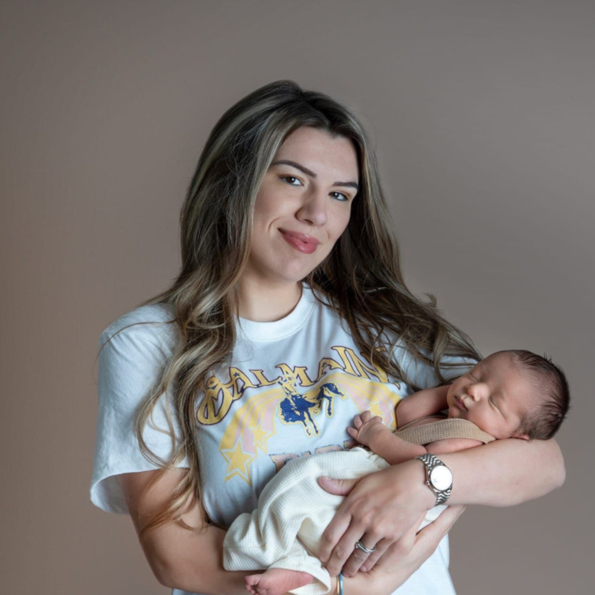 terwijl romy bevalt van haar zoon steelt inbreker spullen uit haar apparte ment