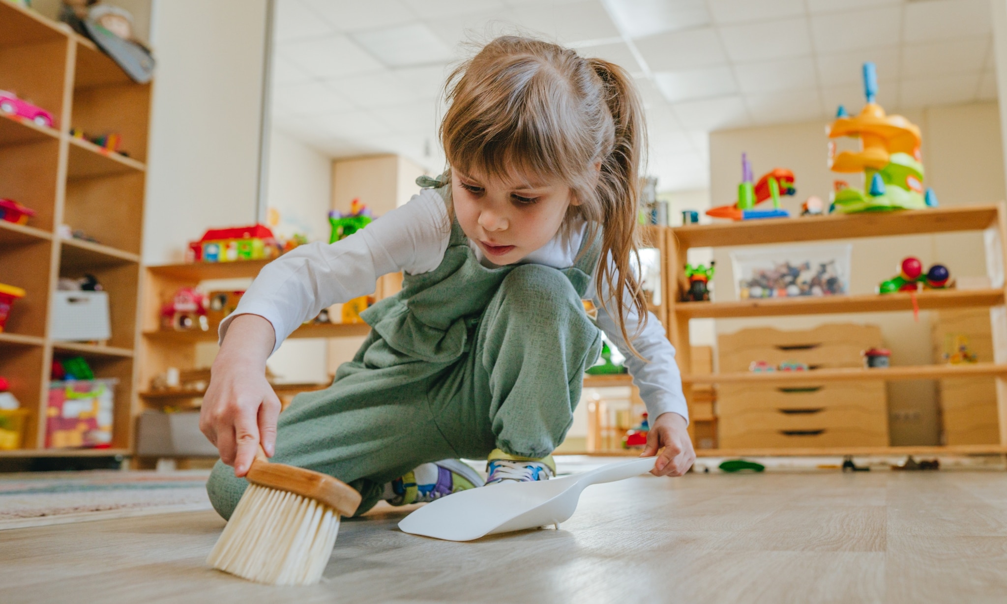 Kinderen helpen in de huishoudens. Getty Images