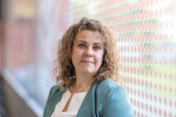 Mara Yerkes, hoogleraar sociaal beleid. fotograaf: Ed van Rijswijk/Universiteit Utrecht
