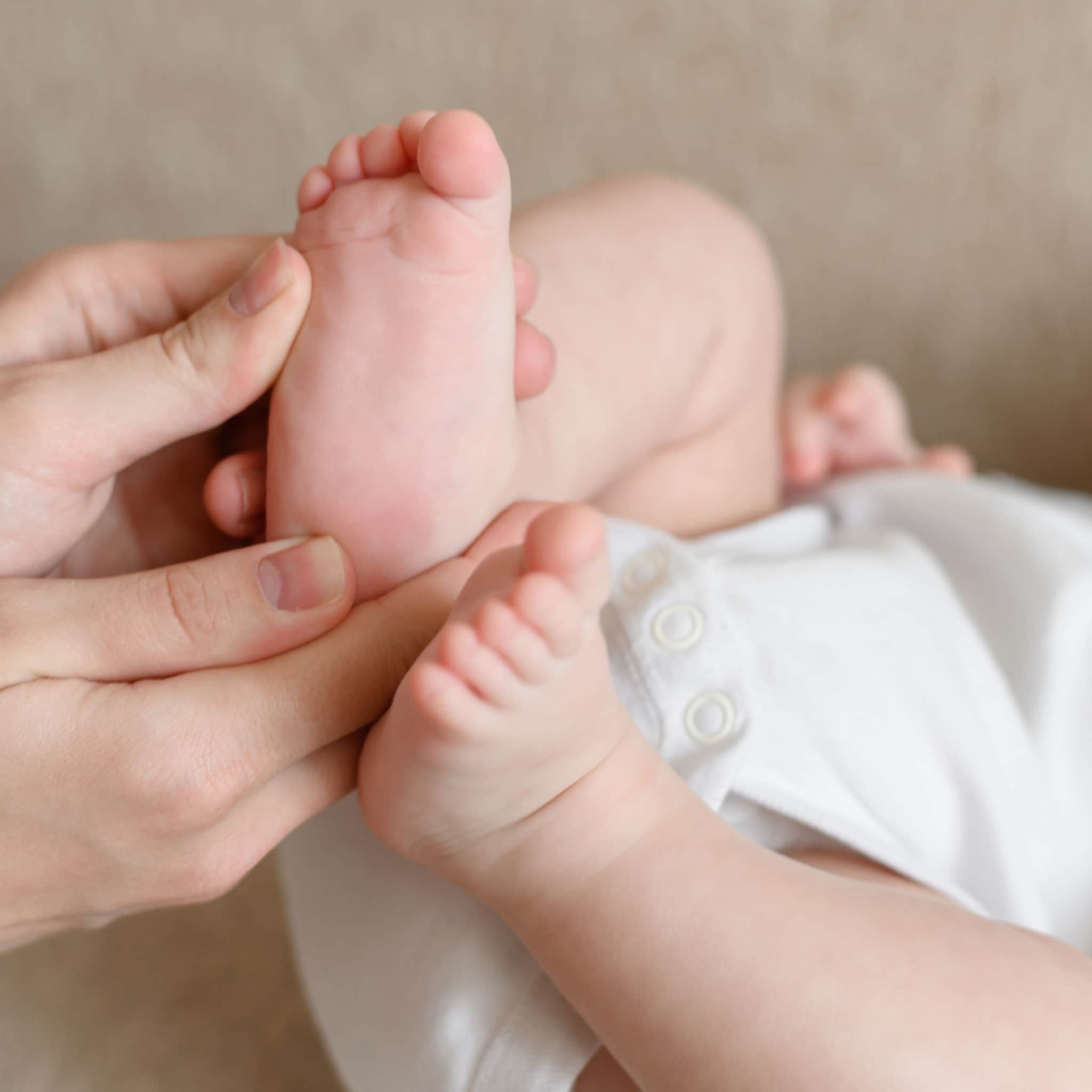 gezondheidsraad wil hielprik uitbreiden met stofwisselingsziekte