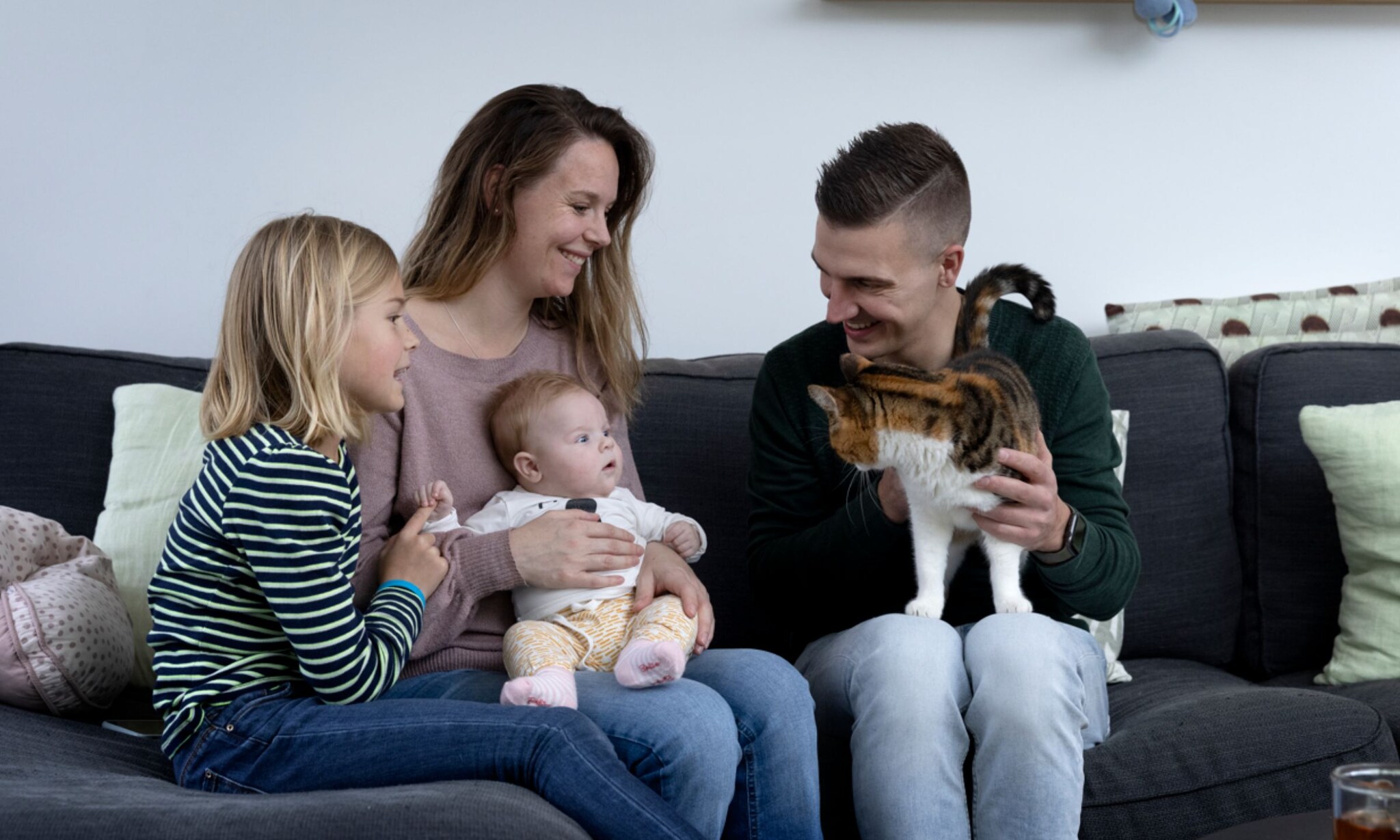 Mara en Jason met dochters Esmee en Aafke fotograaf: Chantal Blommers