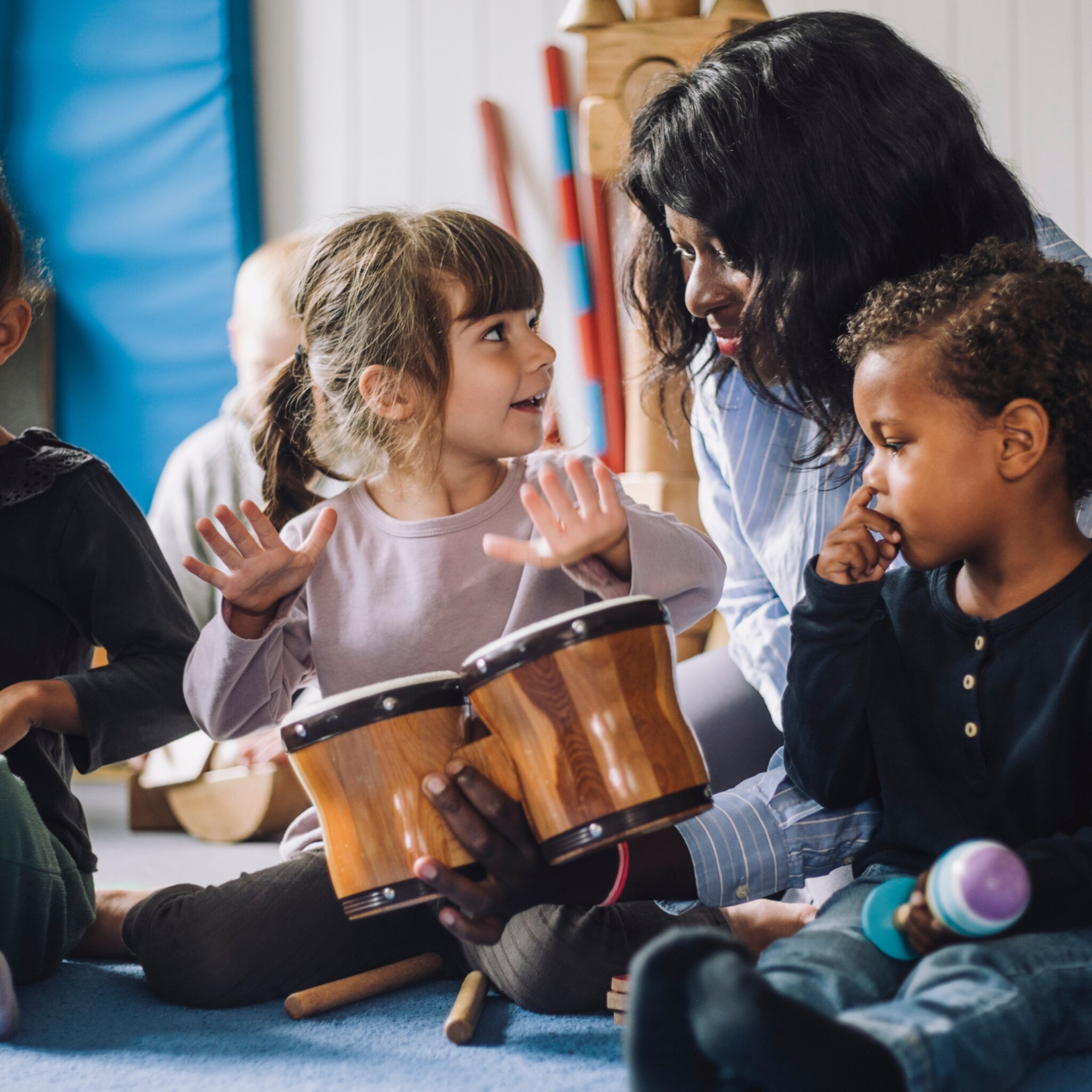 fulltime werkende ouders moeten voorrang krijgen op de kinderopvang