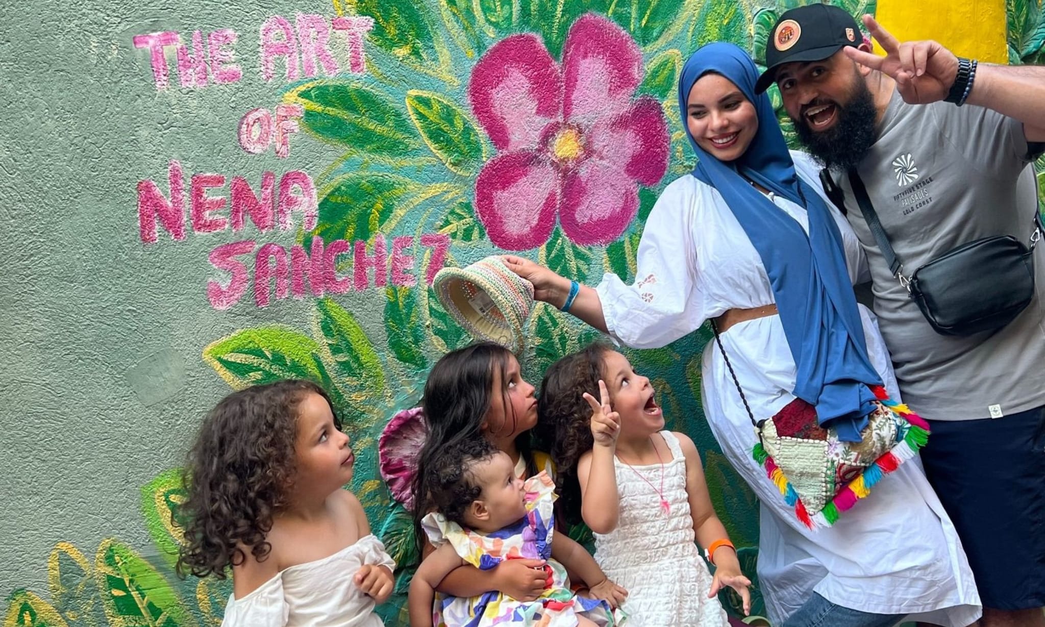 yasmine berrag met haar man mohamed en hun vier dochters Yasmine Berrag