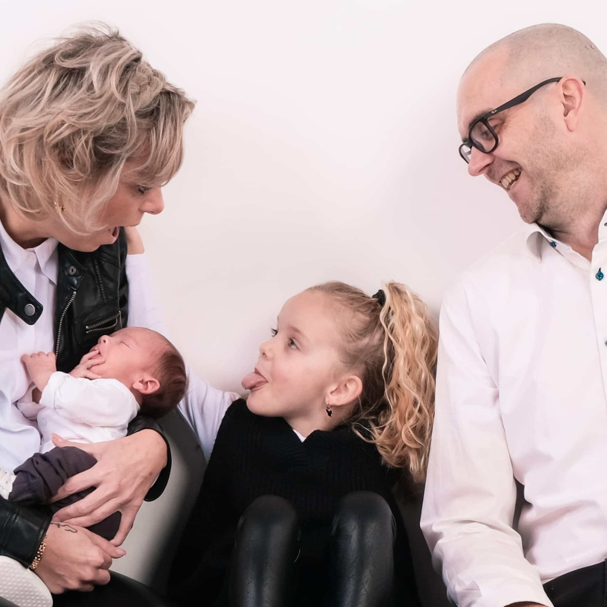 spitsuur we brengen onze baby niet naar de kinderopvang zonde van het geld als hij zoveel slaapt