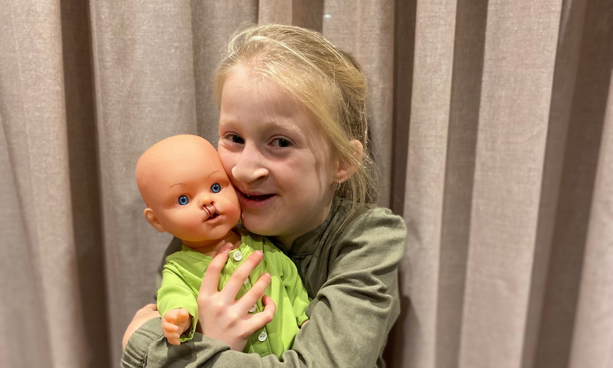 Robin, de pop met een schisis, kan bij je komen logeren Privé