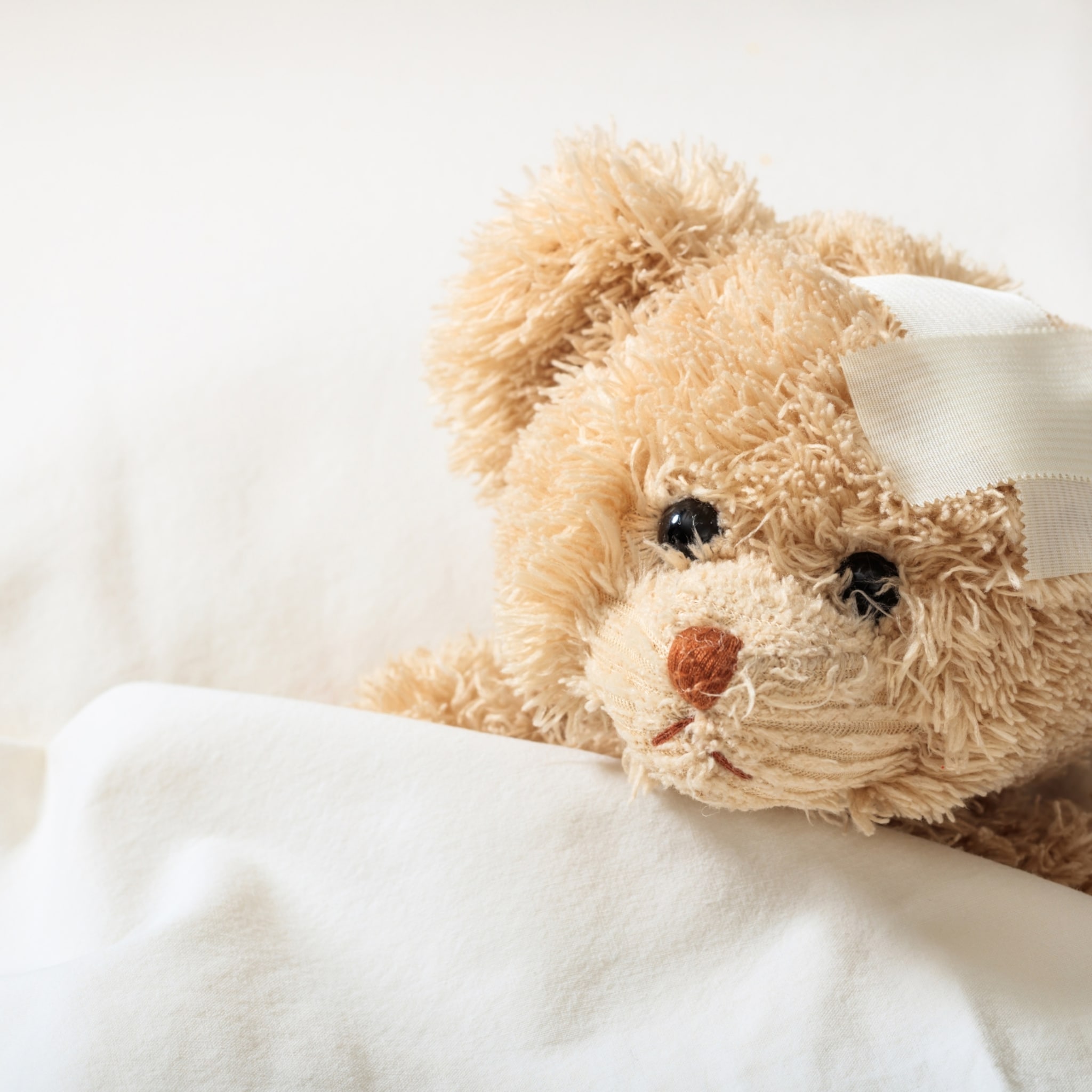 baby of peuter weigert zetpil of doorslikken medicijnen